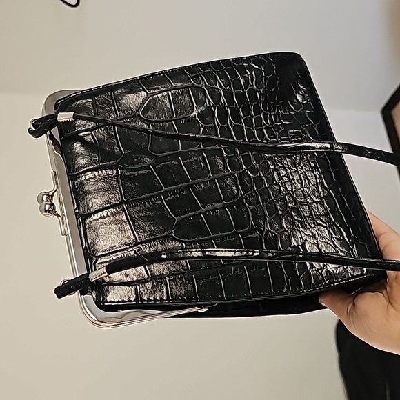 Black Purse - Picture 1 of 4